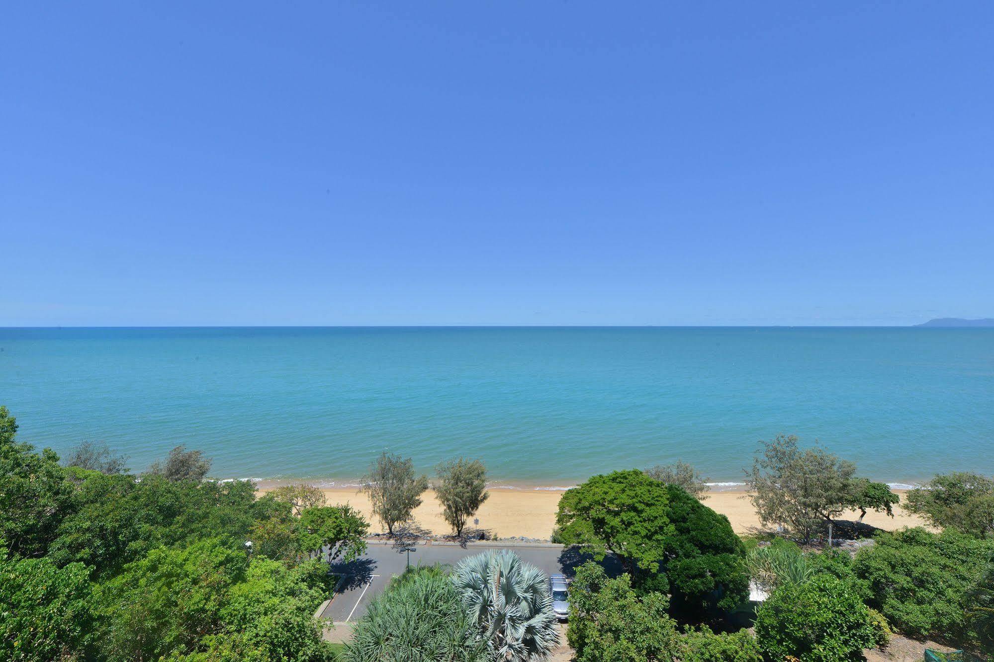 Bellevue At Trinity Beach Bagian luar foto
